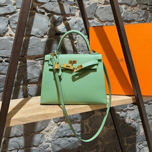 Hermès 2021 Vert Criquet Green Epsom Kelly II Sellier 28 GHW Bag